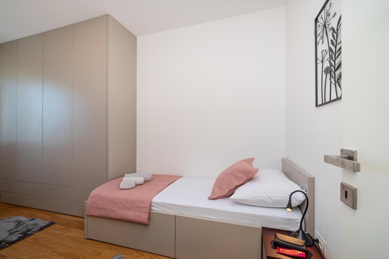 D-Apartment - With Garage And Balcony زادار المظهر الخارجي الصورة